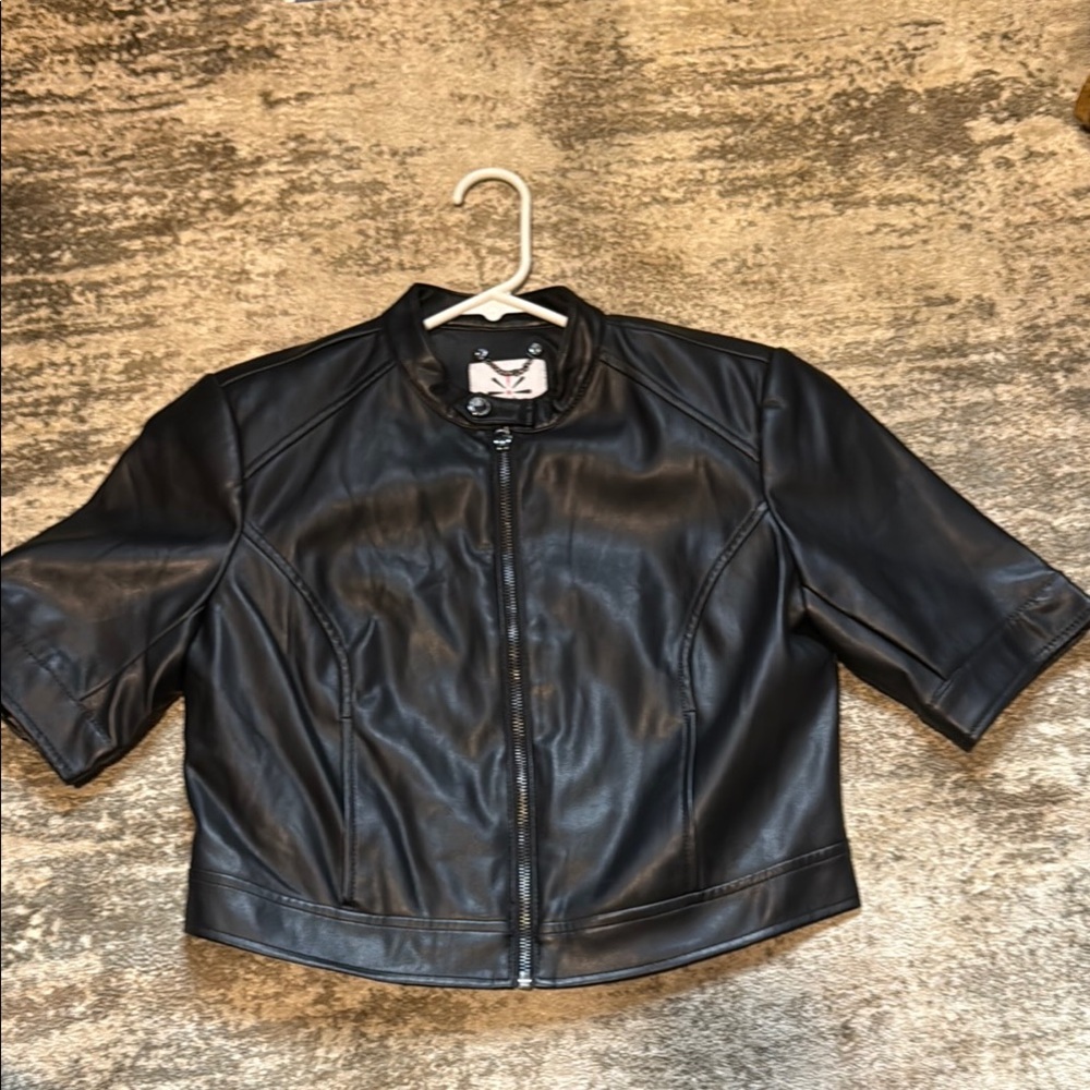Isaac Mizrahi Black Leather Cropped Jacket